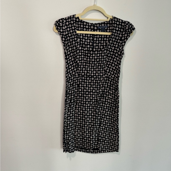 Black & Cream Flur De Lis Patterned Dress from French Connection - Picture 2 of 8